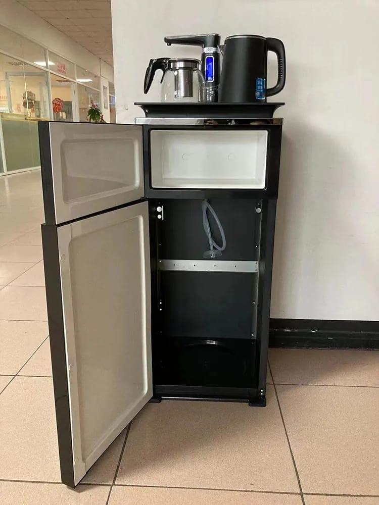 Distributeur d’eau multifonction avec rangement et bouilloire